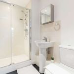 Rent 2 bedroom apartment of 65 m² in london