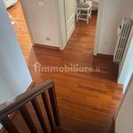 Affitto 5 camera casa di 329 m² in Castelnuovo Rangone