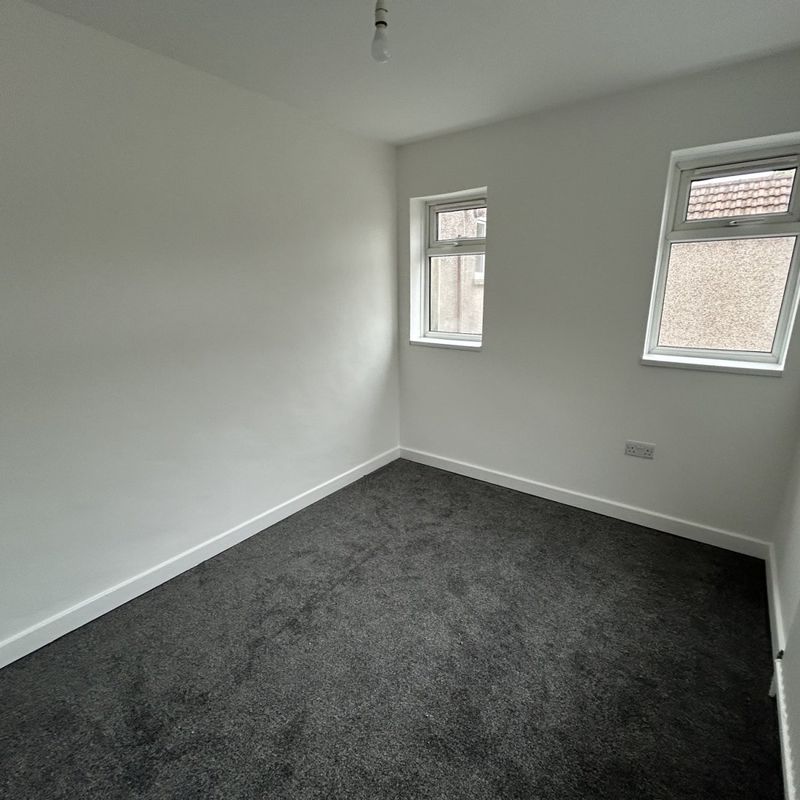 3 bedroom property to let in Brookdale Street, NEATH - £850 pcm Mount Pleasant