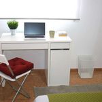 Rent a room of 122 m² in Mislata