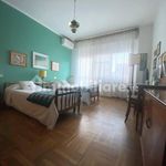 Affitto 5 camera appartamento di 140 m² in Pescara