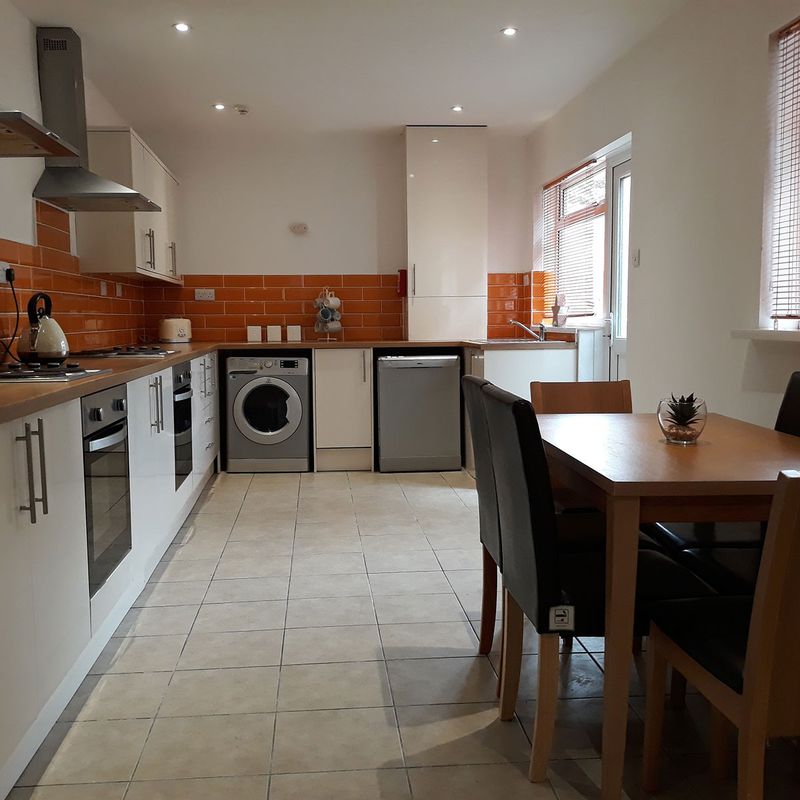 Room in a 6 Bedroom Apartment, 16 Woodlands Road, Middlesbrough