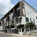 Rent 3 bedroom house of 300 m² in Phra Khanong