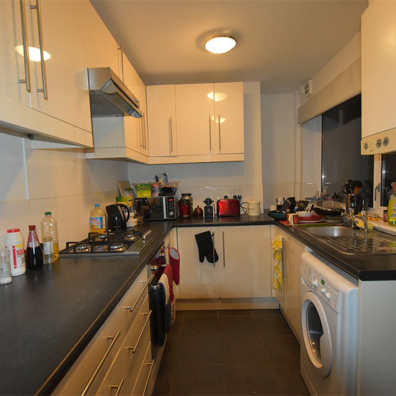 2024/2025 ACADEMIC YEAR Lovely 5 Double Bedroom Student House, available for students or a group of working professionals, Pershore Road, Selly Oak