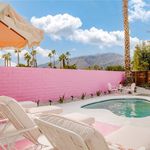 Rent 2 bedroom apartment of 78 m² in Palm Springs