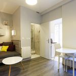 Rent 1 bedroom apartment of 21 m² in Puteaux