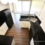 Rent 2 bedroom apartment in Oakland