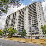 Rent 1 bedroom apartment of 650 m² in Toronto