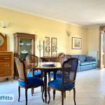 Affitto 5 camera casa di 210 m² in Roma