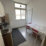 Affitto 5 camera appartamento di 140 m² in Catania