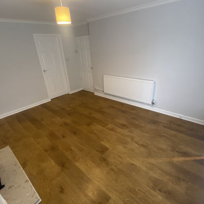 3 bedroom property to let in Halesworth road, Wolverhampton - £1,250 pcm Pendeford