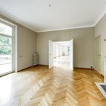Rent 4 bedroom apartment in Ixelles