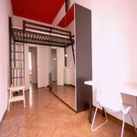 Rent a room of 158 m² in Milan