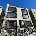 Rent 3 bedroom apartment of 2400 m² in Chicago