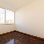 Rent 4 bedroom apartment of 190 m² in Lisbon