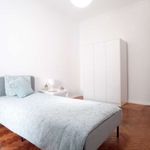 Rent a room of 100 m² in lisbon