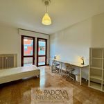 Rent 5 bedroom apartment of 110 m² in Padova