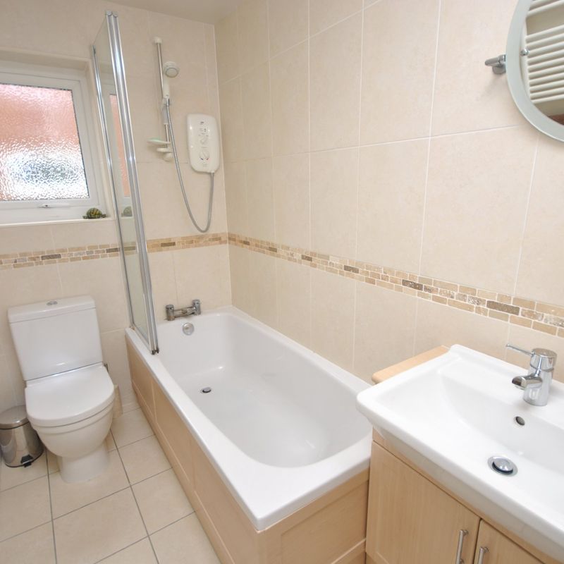 2 bed house to rent in Latimer Drive, Bramcote, NG9 £875 per month Bramcote Hills