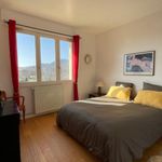 Rent 6 bedroom house of 148 m² in Saint-Genès-Champanelle