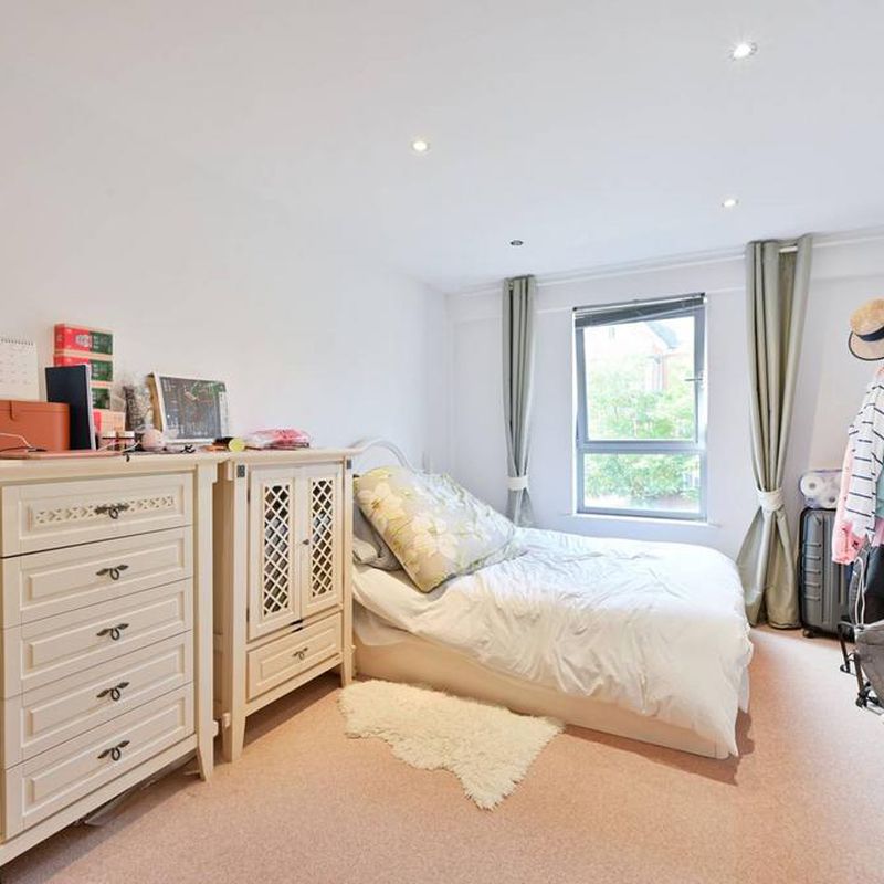 2 bedroom flat to rent Cottenham Park
