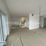 Rent 4 bedroom apartment of 90 m² in Bari