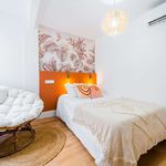 Rent a room of 89 m² in València