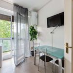 Rent a room of 92 m² in Milano