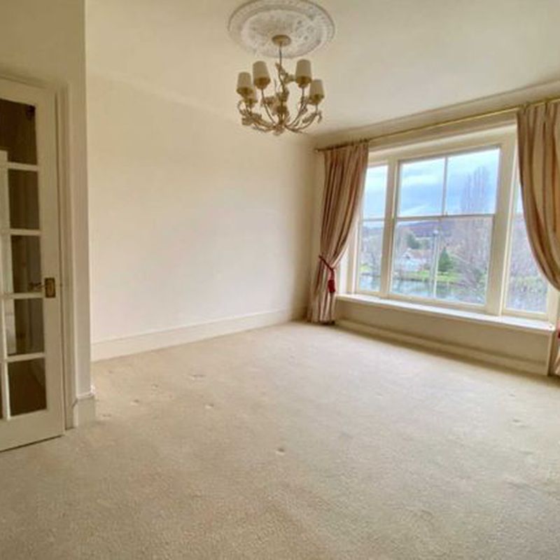 Flat to rent in River Terrace, Henley-On-Thames RG9