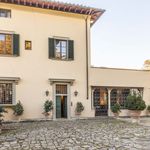 Rent 5 bedroom house of 560 m² in Florence