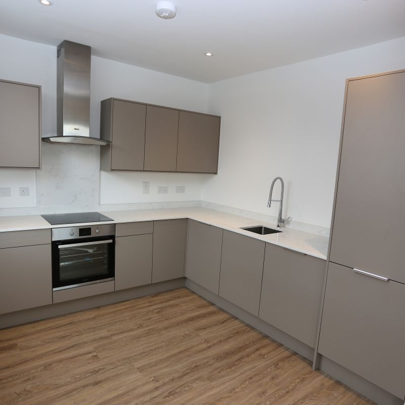 Ongar Town Centre - Brand new Two Bed Flat With En-Suite - Goldstein Leigh