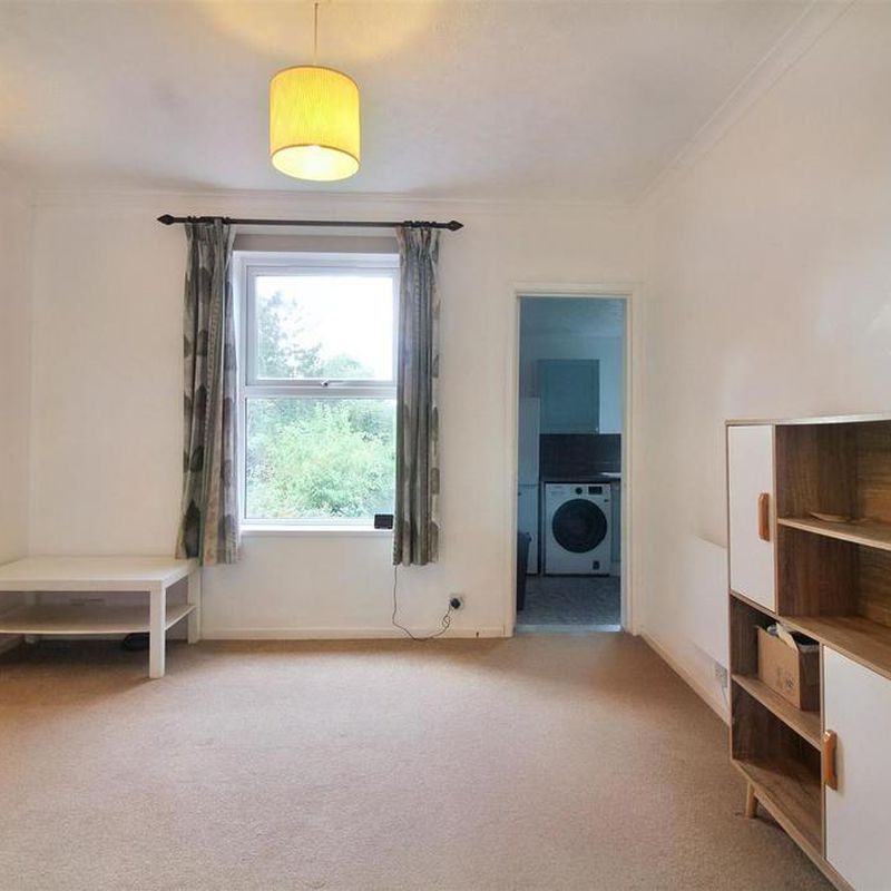 2 bedroom flat to rent Quarrendon