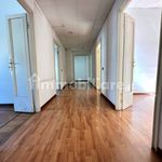 Affitto 5 camera appartamento di 260 m² in Varese