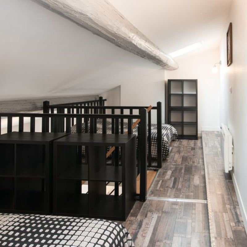 Profitez de votre séjour dans ce petit duplex cosy conçu pour 4 personnes Lyon 6ème