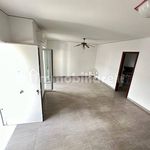 Affitto 5 camera casa di 240 m² in Giugliano in Campania