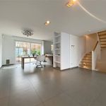 Rent 5 bedroom house of 193 m² in La Hulpe