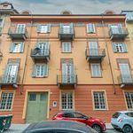 Affitto 4 camera appartamento di 82 m² in Torino