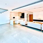 Rent 5 bedroom apartment of 345 m² in Dubai