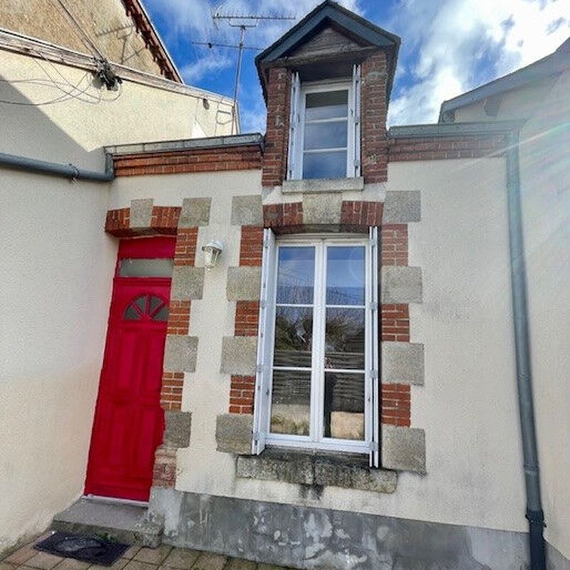 Appartement 2 pièces Châteauneuf-sur-Loire 17.00m² 330€ à louer - l'Adresse