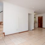 Rent 3 bedroom house of 255 m² in Johannesburg