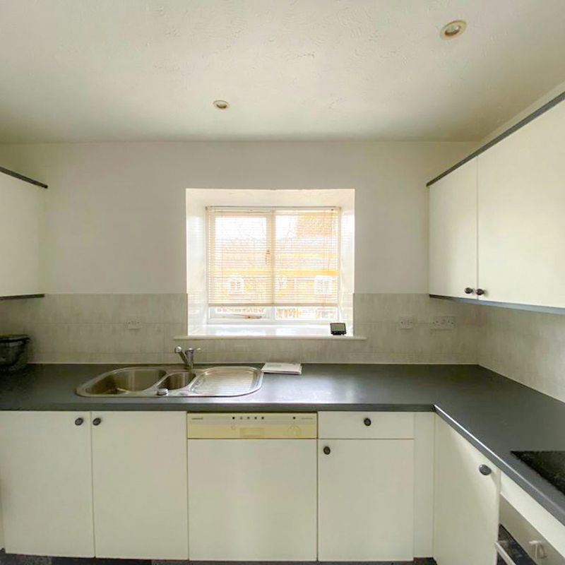 Flat to rent on Norbury Avenue, The Reeds Estate Watford,  WD24, United kingdom