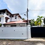 Rent 4 bedroom house of 343 m² in Ratmalana