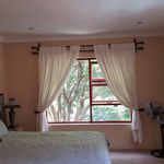 Rent 2 bedroom house of 1200 m² in Johannesburg