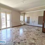 Affitto 5 camera appartamento di 133 m² in Palermo