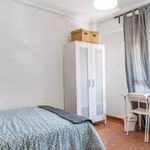 Rent 9 bedroom apartment in València