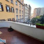 Affitto 6 camera appartamento di 140 m² in Naples