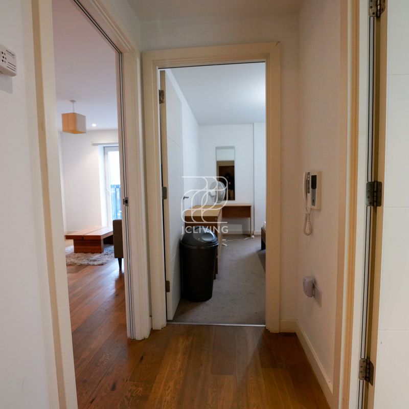 Apartment for rent in Forge Square,Canary Wharf, London, E14 Isle of Dogs
