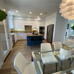 Rent 4 bedroom apartment of 159 m² in Newport Beach