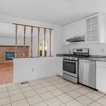 Rent 4 bedroom apartment of 160 m² in Fairfax