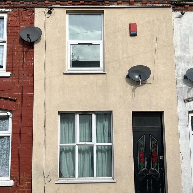 3 bedroom terraced house to rent Wolverhampton