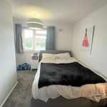 Rent 3 bedroom flat in Windsor Drive